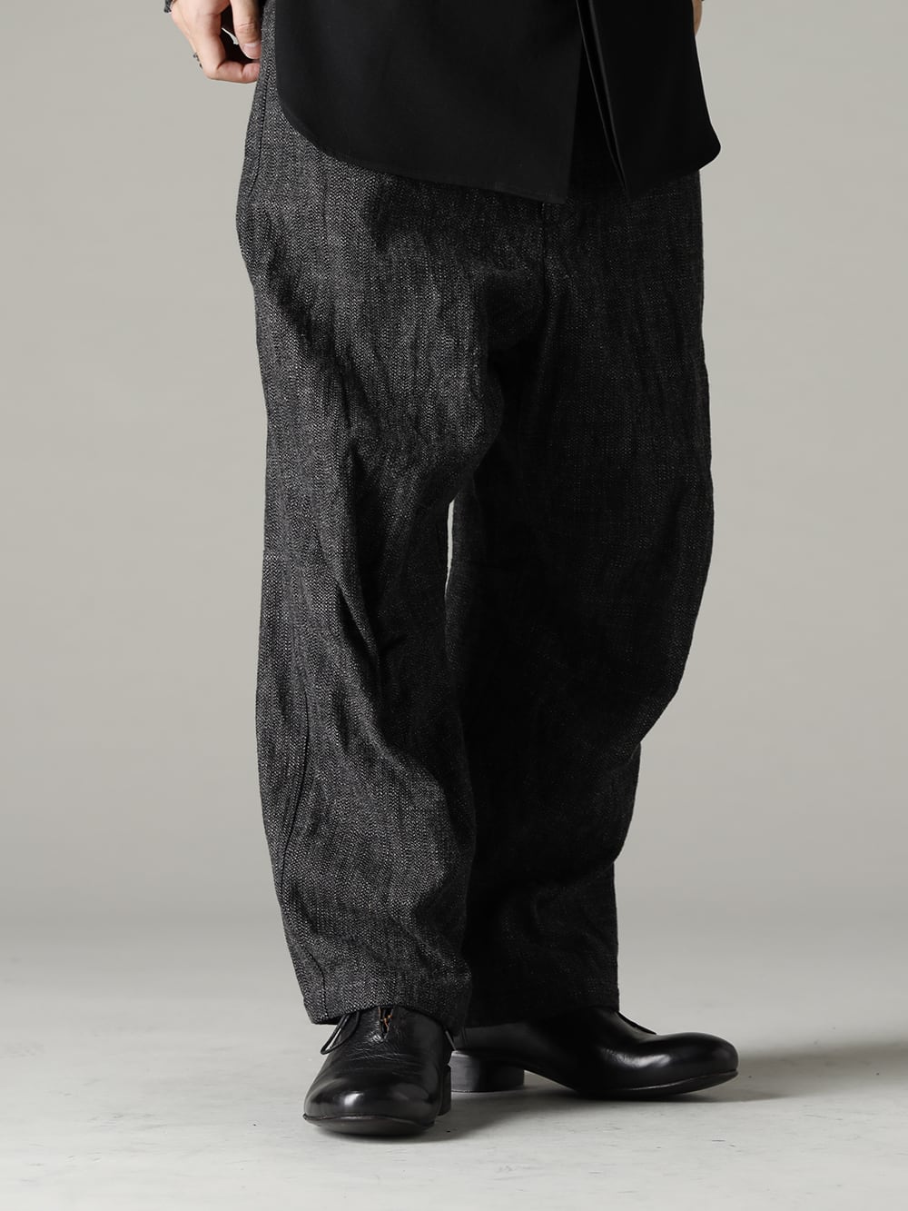 Forme d`expression (フォルムデエクスプレッション) 22-23AW(秋冬) 拘りの素材がユニークな世界観を演出 -  UP026-354G バギー 5 ポケット パンツ - Derby-W-Hidden-Laces-Kangaroo-Black W. ヒドゥン レース ダービーシューズ カンガルー ブラック