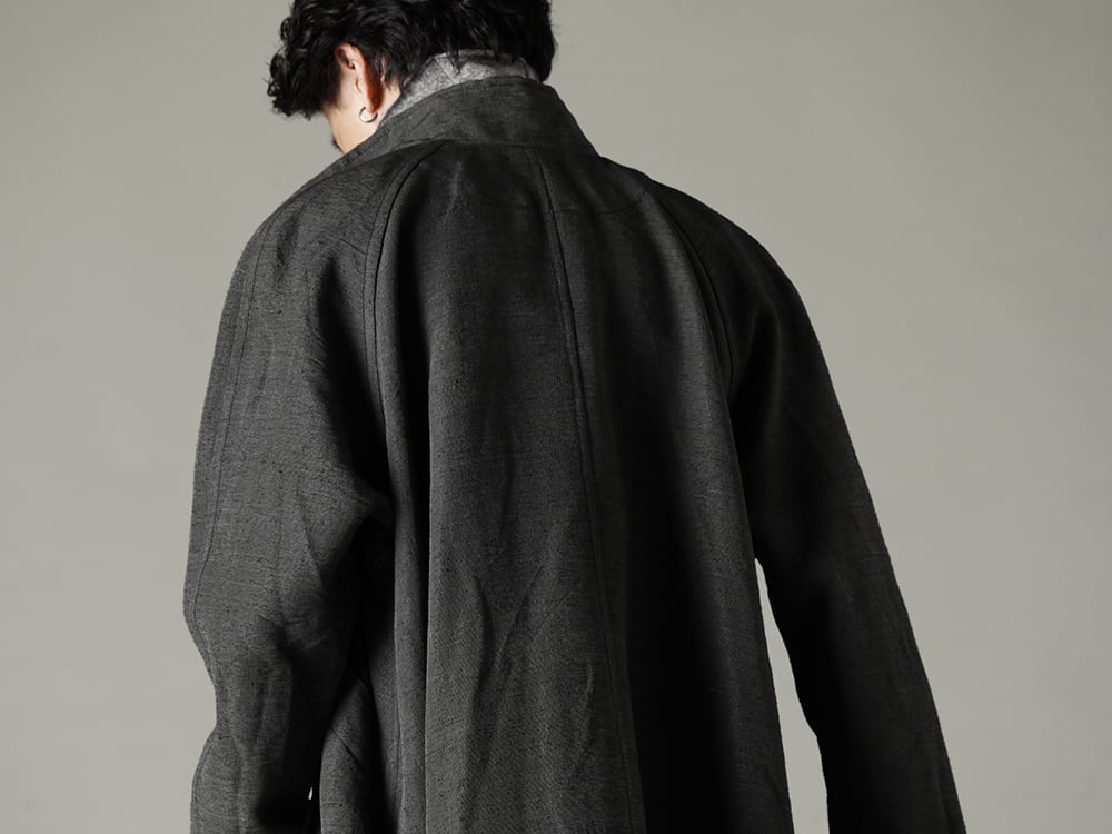 NOUSAN(ノウザン) 22-23AW(秋冬) 実用性を兼ね備えたディテール  - plow-heavy-silk ヘビーシルク A-ライン ラグランコート - linea-preatwool プリーツド ウール ワイド パンツ 2-005