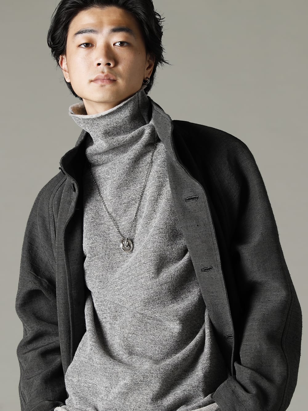 NOUSAN(ノウザン) 22-23AW(秋冬) お好みのファブリックでコーディネート - plow-heavy-silk ヘビーシルク A-ライン ラグランコート - TTC-wmpl-Grey-Beige イタリア マペル ウールニットボトルネック グレーベージュ 3-001