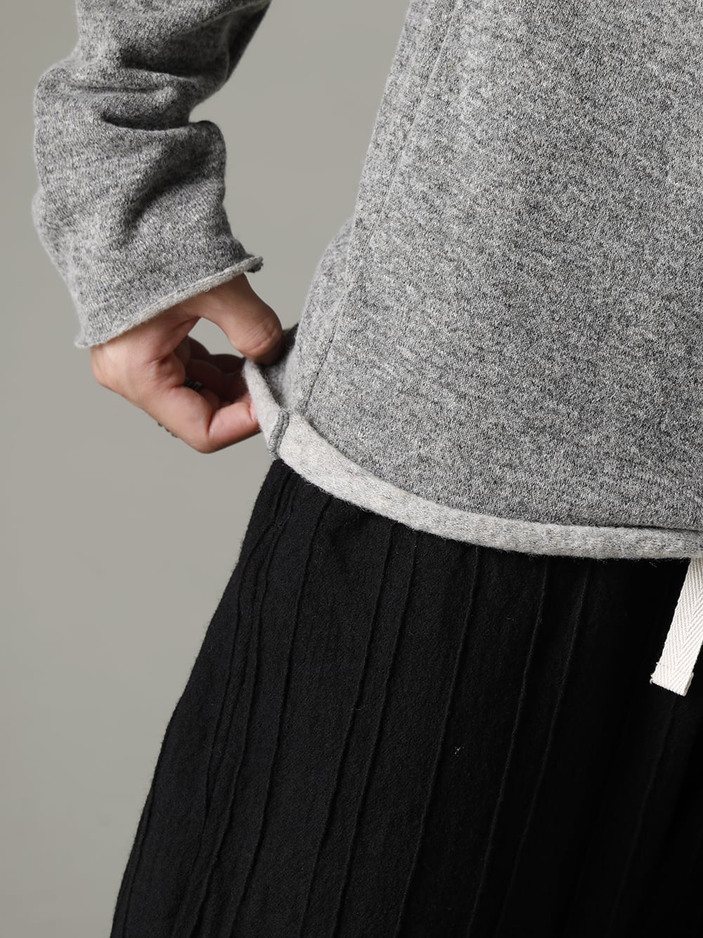 NOUSAN(ノウザン) 22-23AW(秋冬) お好みのファブリックでコーディネート - TTC-wmpl-Grey-Beige イタリア マペル ウールニットボトルネック グレーベージュ - linea-preatwool プリーツド ウール ワイド パンツ 3-003