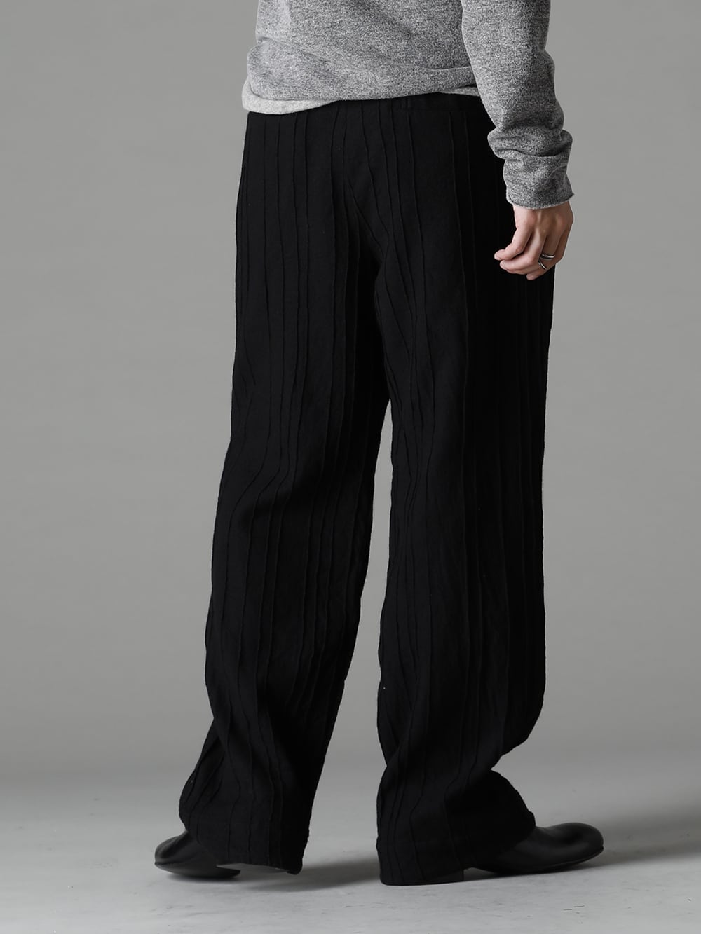 NOUSAN(ノウザン) 22-23AW(秋冬) お好みのファブリックでコーディネート - TTC-wmpl-Grey-Beige イタリア マペル ウールニットボトルネック グレーベージュ - linea-preatwool プリーツド ウール ワイド パンツ - Derby-W-Hidden-Laces-Kangaroo-Black W. ヒドゥン レース ダービーシューズ カンガルー ブラック 3-005