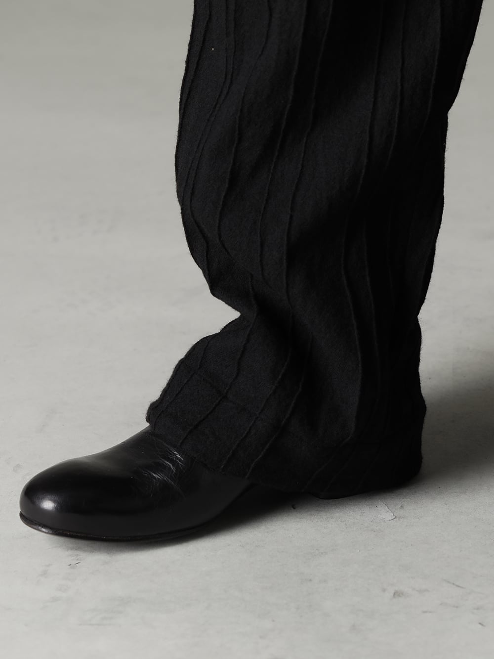NOUSAN(ノウザン) 22-23AW(秋冬) お好みのファブリックでコーディネート - linea-preatwool プリーツド ウール ワイド パンツ - Derby-W-Hidden-Laces-Kangaroo-Black W. ヒドゥン レース ダービーシューズ カンガルー ブラック 3-005
