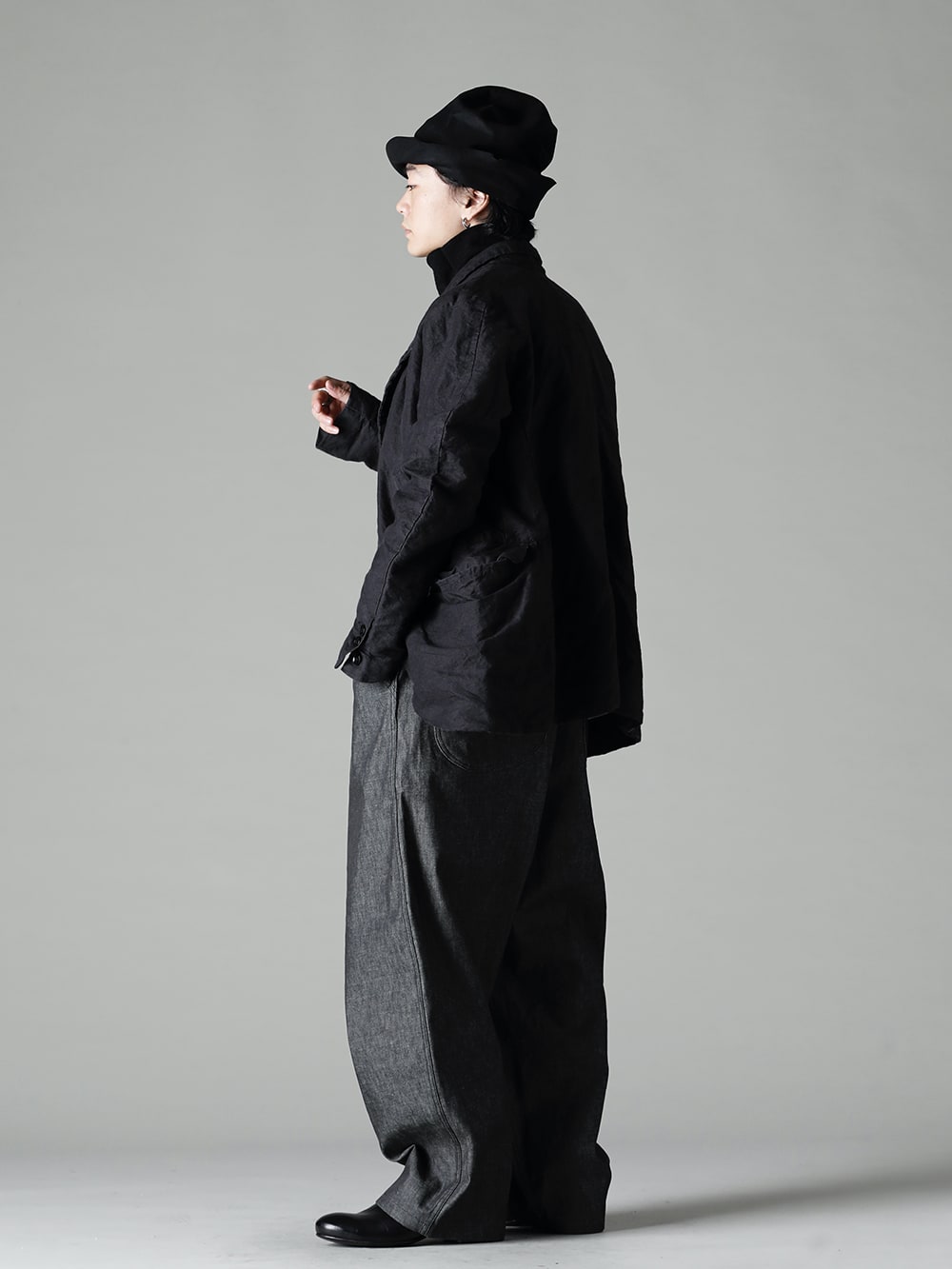 KLASICA(クラシカ) 22-23AW(秋冬) オーバーオールには和紙リネンの混紡素材を使用したヴィンセントジャケットを - 22C-78OVA-MB クロッチ オーバーオール - 10oz ブラック デニム Vincent-Jacket-Washi-Black ビンセント ジャケット 和紙 ブラック TI-WKP-black イタリアン ウール ブレンド クルーネック ニット ブラック RH-PK-006-Black イージリーバーン ラビット ファー フェルト ロング ハット ブラックEB Derby-W-Hidden-Laces-Kangaroo-Black W. ヒドゥン レース ダービーシューズ カンガルー ブラック 2-002