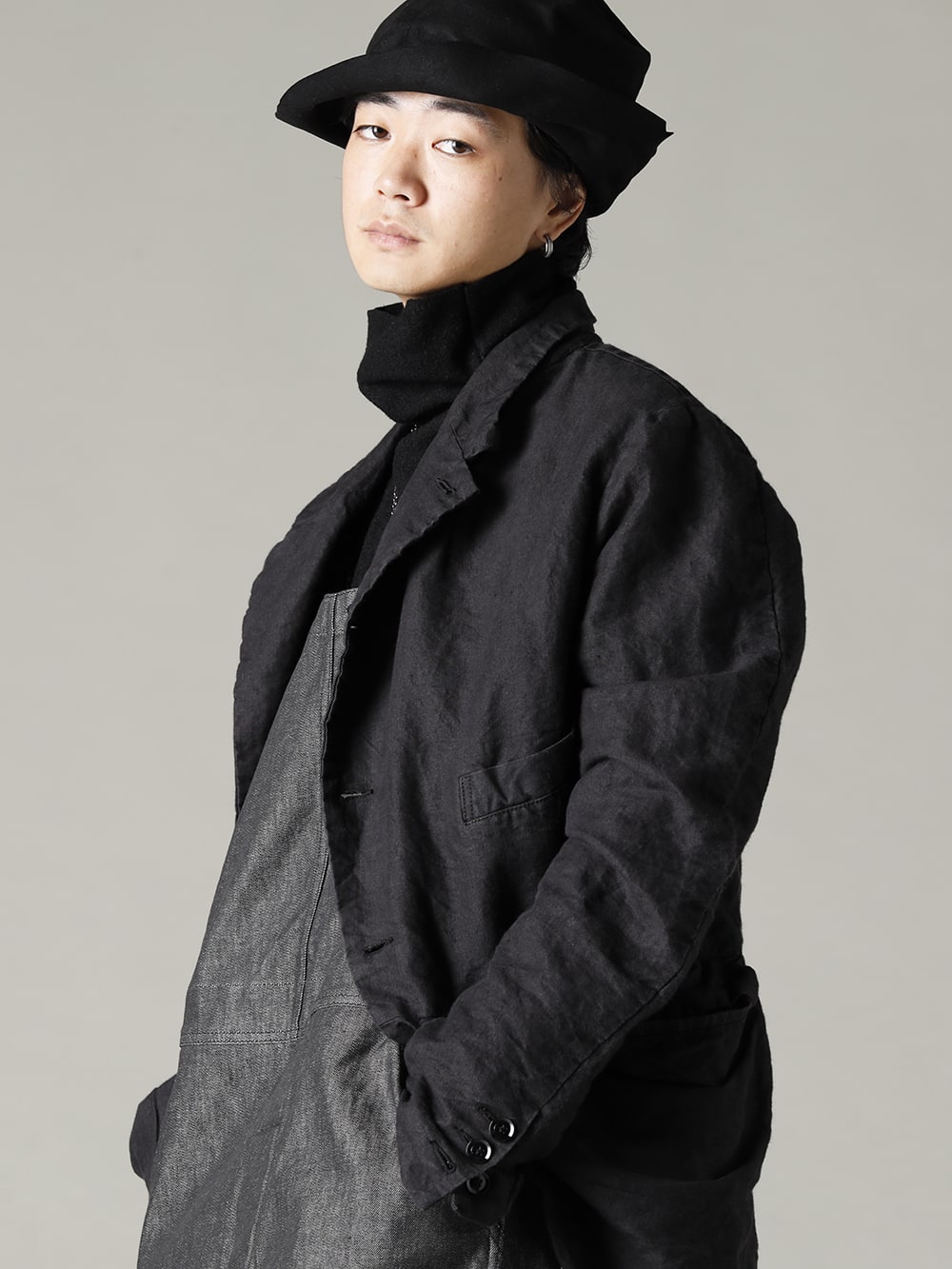 KLASICA(クラシカ) 22-23AW(秋冬) オーバーオールには和紙リネンの混紡素材を使用したヴィンセントジャケットを - 22C-78OVA-MB クロッチ オーバーオール - 10oz ブラック デニム Vincent-Jacket-Washi-Black ビンセント ジャケット 和紙 ブラック TI-WKP-black イタリアン ウール ブレンド クルーネック ニット ブラック RH-PK-006-Black イージリーバーン ラビット ファー フェルト ロング ハット ブラックEB Derby-W-Hidden-Laces-Kangaroo-Black W. ヒドゥン レース ダービーシューズ カンガルー ブラック 2-003