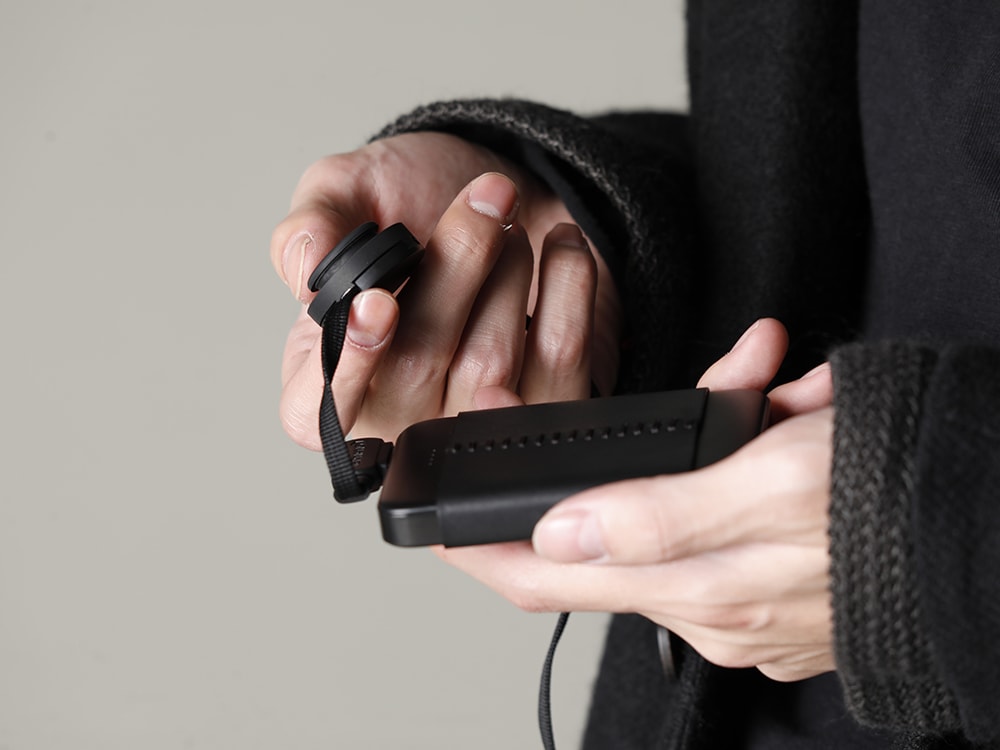 DEVOA 22-23AW AC-STHS Pure Cashmere Electrically Heated Scarf Temperature control at the touch of a button when connected to the included battery 3-002