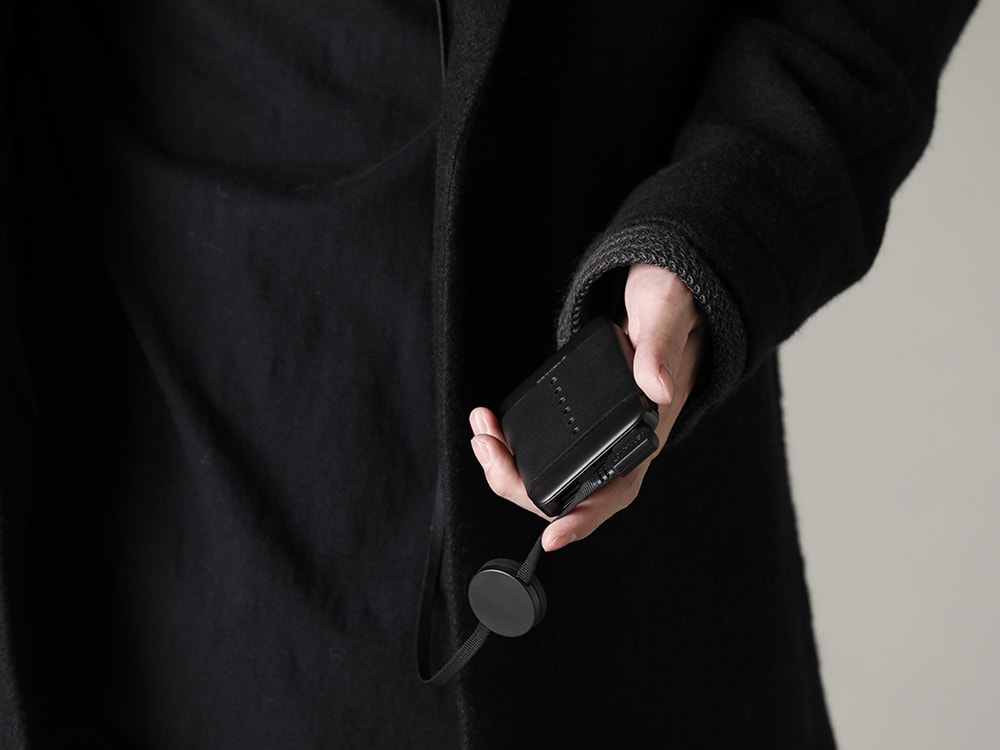 DEVOA 22-23AW AC-STHS Pure Cashmere Electrically Heated Scarf Temperature control at the touch of a button when connected to the included battery 3-003