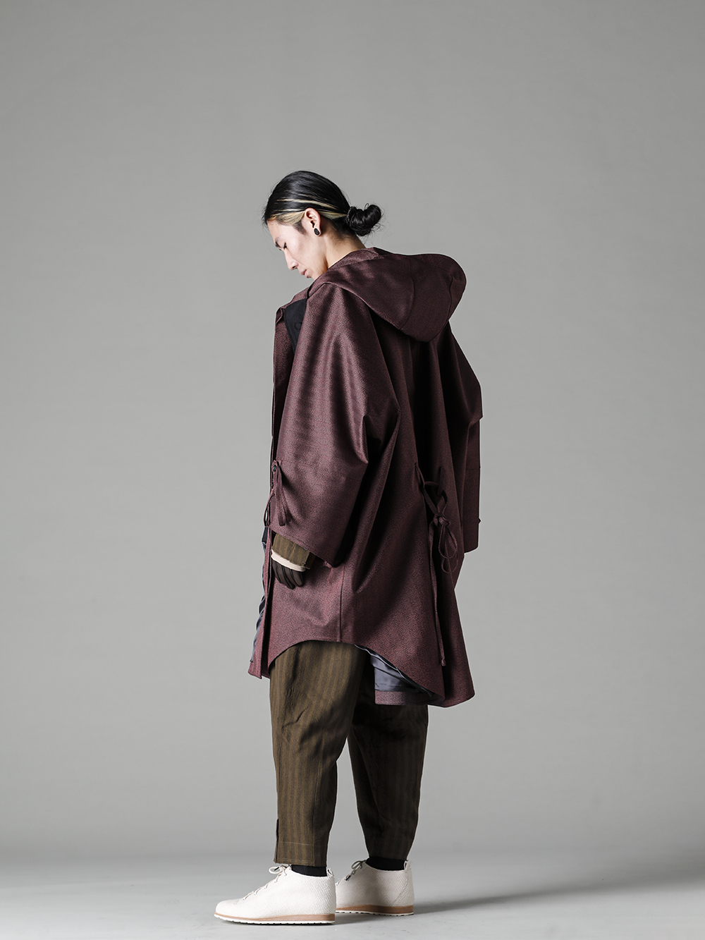 Norwegian Rain-Norwegian Rain 22-23AW(Autumn/Winter) Styling Combination Coat and Set-Up Style for Indoor Wear - Raincho-Unisex-Herringbone-Bordeaux-Raincho-Unisex-Bordeaux - 0 M2230919-Ultra Lightweight 2-Button Blazer - 0M2230201-Iron-Coral-Asymmetric Long Sleeve Tee Iron Coral - 15-1100-Brown-Elton Unlined Touchscreen Leather Gloves Brown - 0M2230516 -Slit Trousers- 8185-PTR2-linen cotton-upheaval wedge sneakers low 1-001