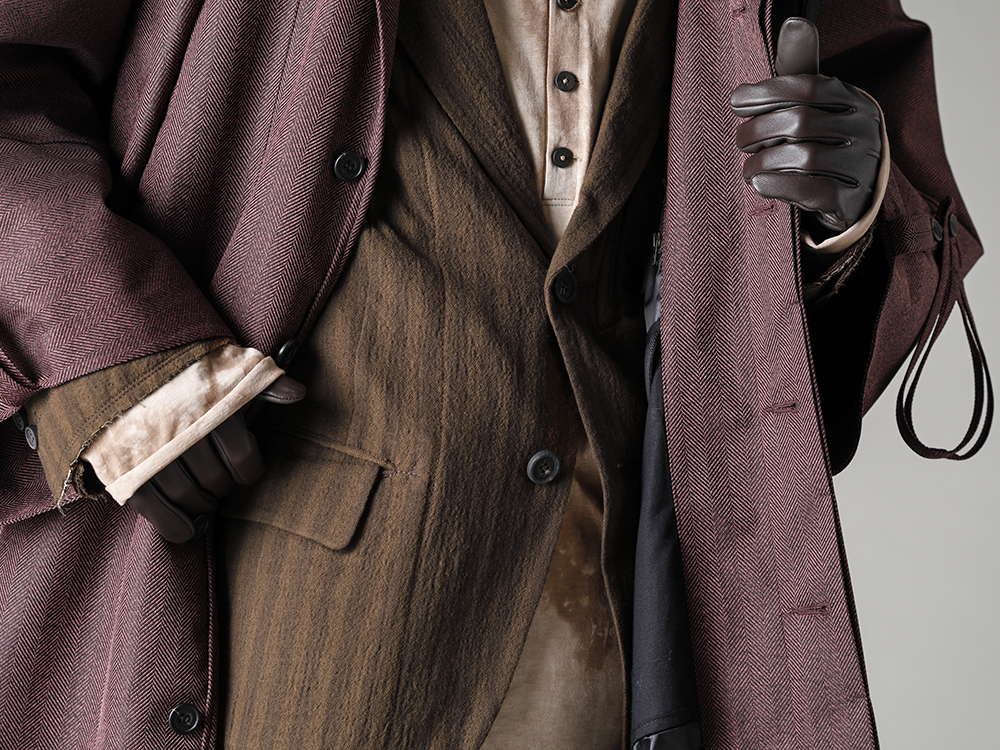 Norwegian Rain-Norwegian Rain 22-23AW (Fall/Winter) Coat and Leather Gloves for Both Business and Casual Use - Raincho-Unisex-Herringbone-Bordeaux-Raincho-Unisex-Bordeaux - 0M2230919- Ultra Lightweight 2-Button Blazer - 0M2230201-Iron-Coral-Asymmetric Long Sleeve Tee Iron Coral - 15-1100-Brown-Elton Unlined Touchscreen Leather Gloves Brown 2-003