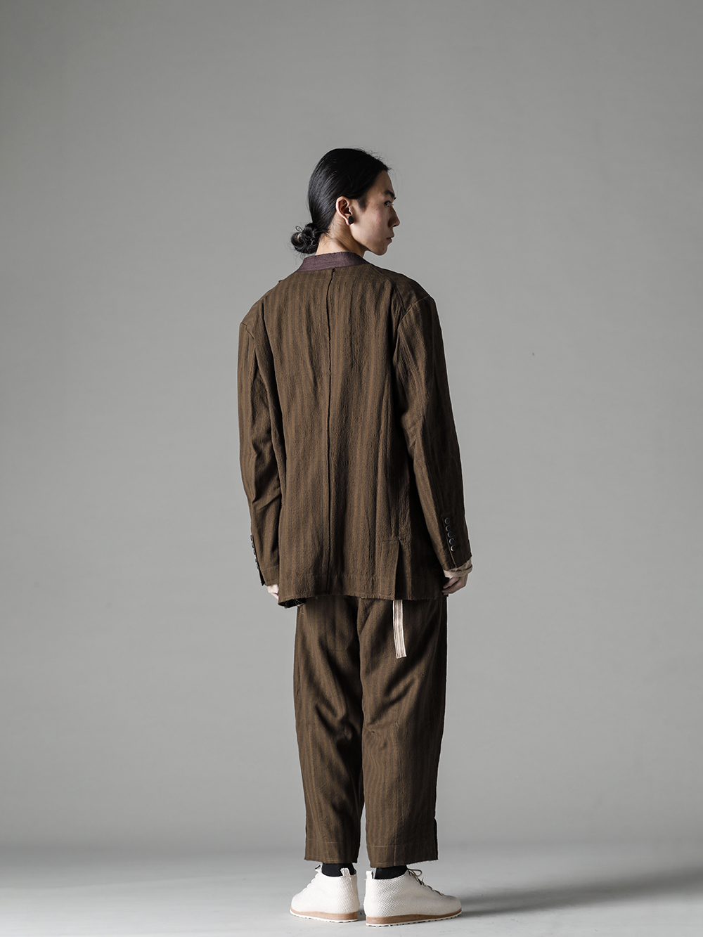 Norwegian Rain 22-23AW(Autumn/Winter) Wool jacket with unique tailoring like a spring/summer jacket - 0M2230919-Ultra lightweight 2 button blazer - 0M2230201-Iron-Coral-Asymmetric Long Sleeve Tee Iron-Coral 3-002