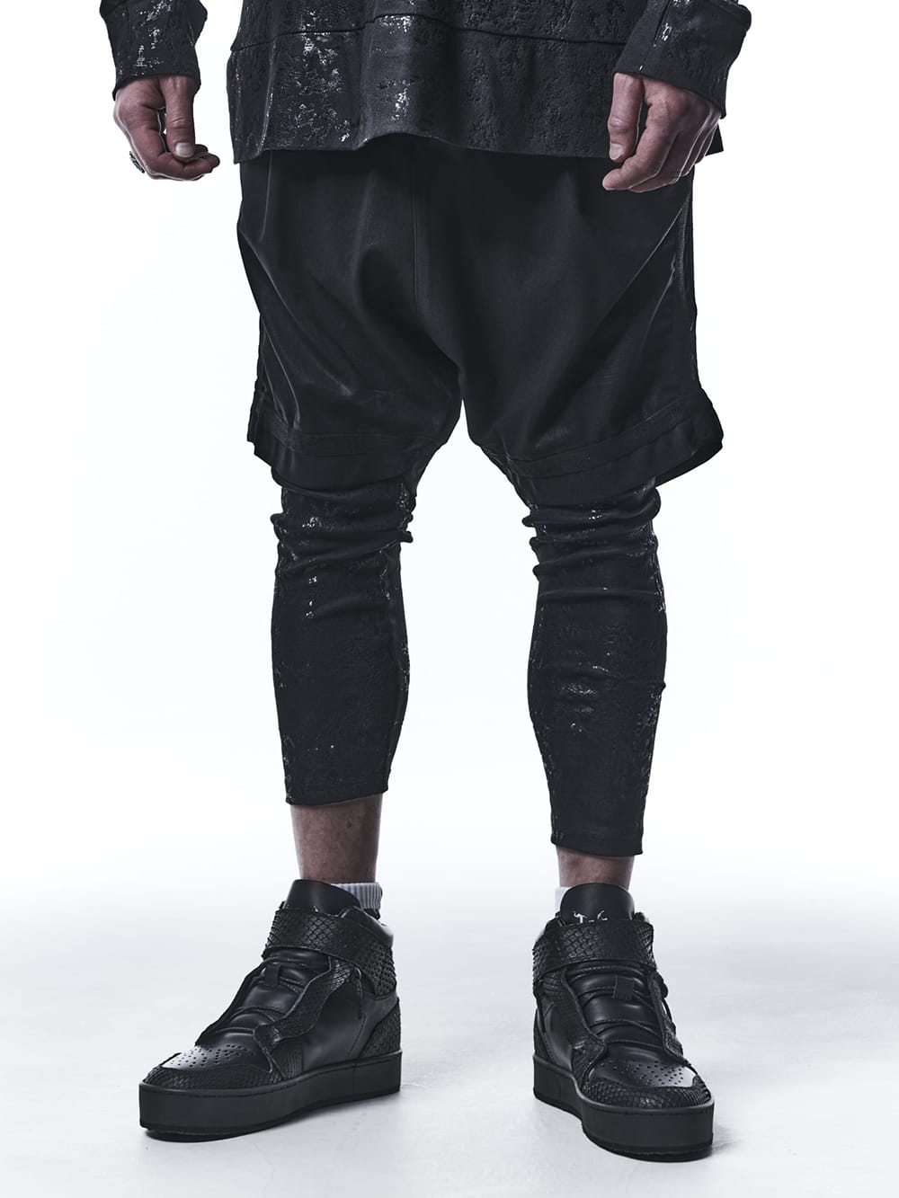 キリュウキリュウ 2022-23AW - kiryuyrik(キリュウキリュウ) 2022-23AWコレクションより第4弾目が到着！店頭・通販共に販売中！ - KO-HLG09-059(ホイルスムース レギンス) - 1-004