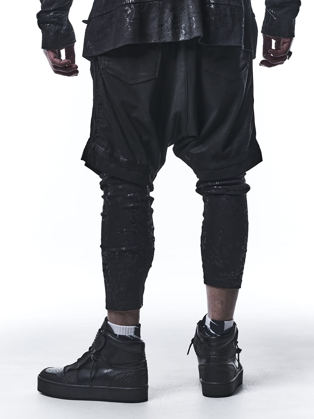 キリュウキリュウ 2022-23AW - kiryuyrik(キリュウキリュウ) 2022-23AWコレクションより第4弾目が到着！店頭・通販共に販売中！ - KO-HLG09-059(ホイルスムース レギンス) - 1-005