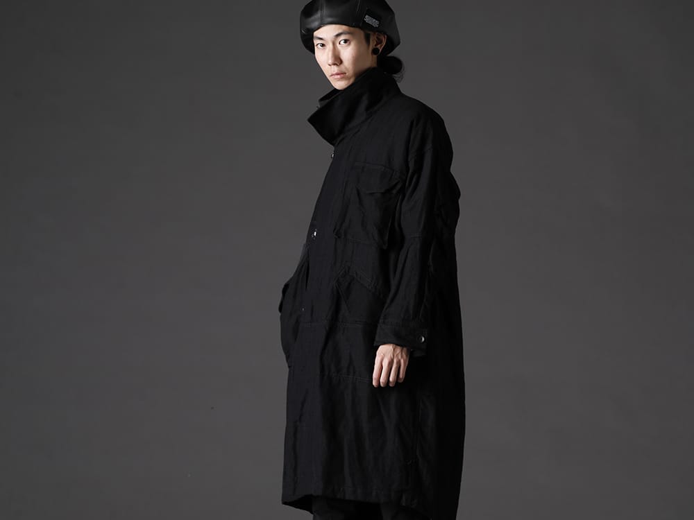 ザ ヴィリディアン / ユリウス 2022-23AW - 男らしさもありながら、程良く落ち着きのある素材を使用した今季注目のコート - VI-3510-06(ウール/リネン コート) 807ACU2(シンセティックレザー プレザー ベレー帽) - 2-002