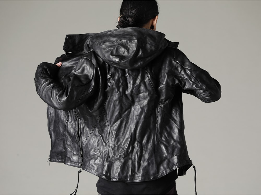 D.HYGEN(ディーハイゲン) 22-23AW ハイネックジャケットとダブルライダースを融合させたデザイン  - ST105-0222A-Black ホースレザーフーデッドWライダースジャケット ブラック 2-009