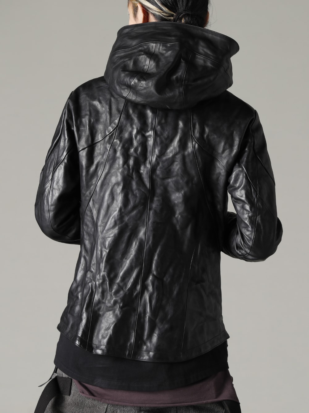 D.HYGEN(ディーハイゲン) 22-23AW ハイネックジャケットとダブルライダースを融合させたデザイン  - ST105-0222A-Black ホースレザーフーデッドWライダースジャケット ブラック 2-008