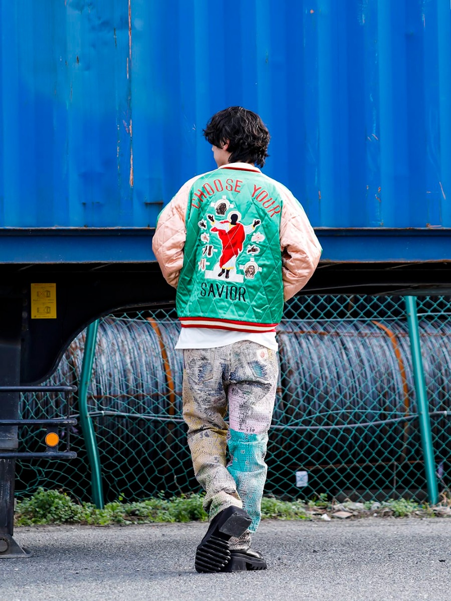 セントマイケル / プロレタ リ アート / ユリウス 2022-23AW - マルチカラーが目を惹くストリートスタイル - SM-S22-0000-059(デニムティアーズ × セントマイケル セントティアーズ リバーシブル スカジャン) 807CPM2-Off-White(コットンジャージー ドレープ ショートスリーブTシャツ オフホワイト) UROBOROS-DENIM-JEANS-MULCH-32-22-23AW(BORO デニムパンツ ビーズ付き) 797FWM1(カウレザー サイド ジップアップ ブーツ) 807ACU1-Yellow(カウスキン/ナイロン タイプベルト イエロー) - 1-006