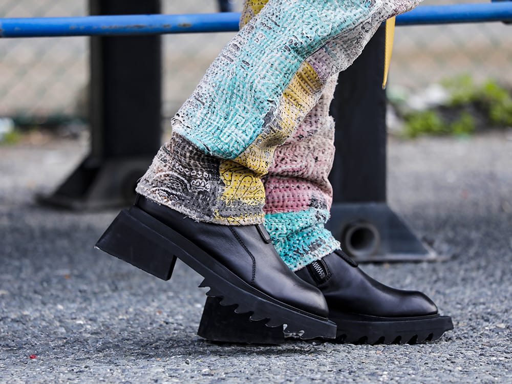 プロレタ リ アート / ユリウス 2022-23AW - 圧倒的な加工により作り出されたこだわりの1本 - UROBOROS-DENIM-JEANS-MULCH-32-22-23AW(BORO デニムパンツ ビーズ付き) 797FWM1(カウレザー サイド ジップアップ ブーツ) - 3-010