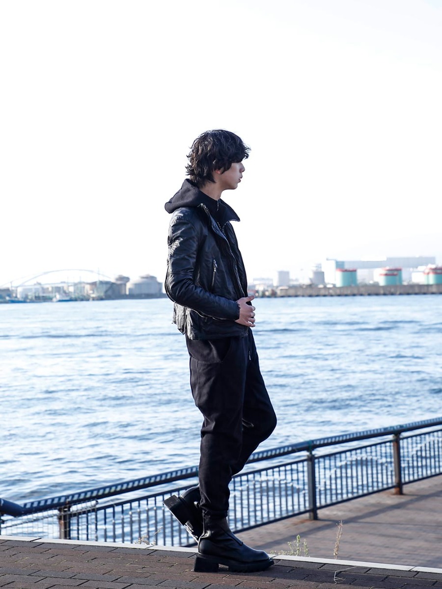 ザ ヴィリディアン / ディーハイゲン / ユリウス 2022-23AW - ブラックでまとめ上げた無骨なスタイル - VI-3504-06-Black(ゴートレザー ジャケット ブラック) ST107-0922A(ヘビーコットンジャージダブルジップフーデッド オールインワン) 797FWM1(カウレザー サイド ジップアップ ブーツ) - 1-003