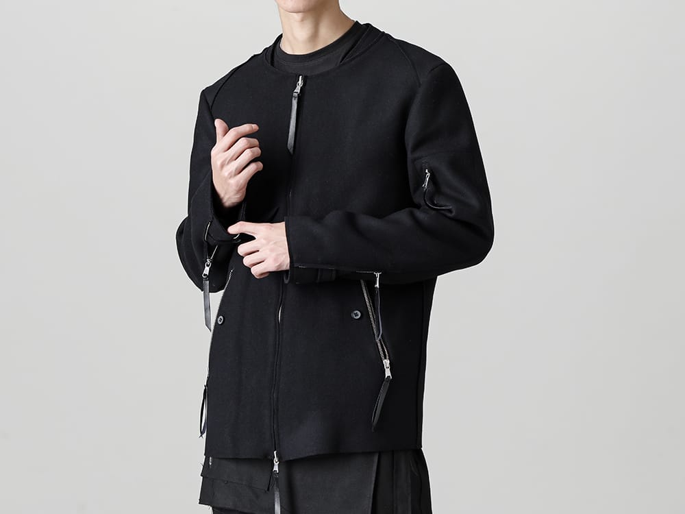 ASKYY - アスキー 2022-23AW ASKYYが毎シーズン必ずといっていい程リリースしているボンバージャケットの集大成となる代表作。 ZIPのギミックを生かした仕様がユニークな他ブランドには無いボンバージャケット！ -  M6-Black シグネチャー ボンバー ジャケット Black - VI-3545-01-Black 刺繍天竺長袖Tシャツ ブラック