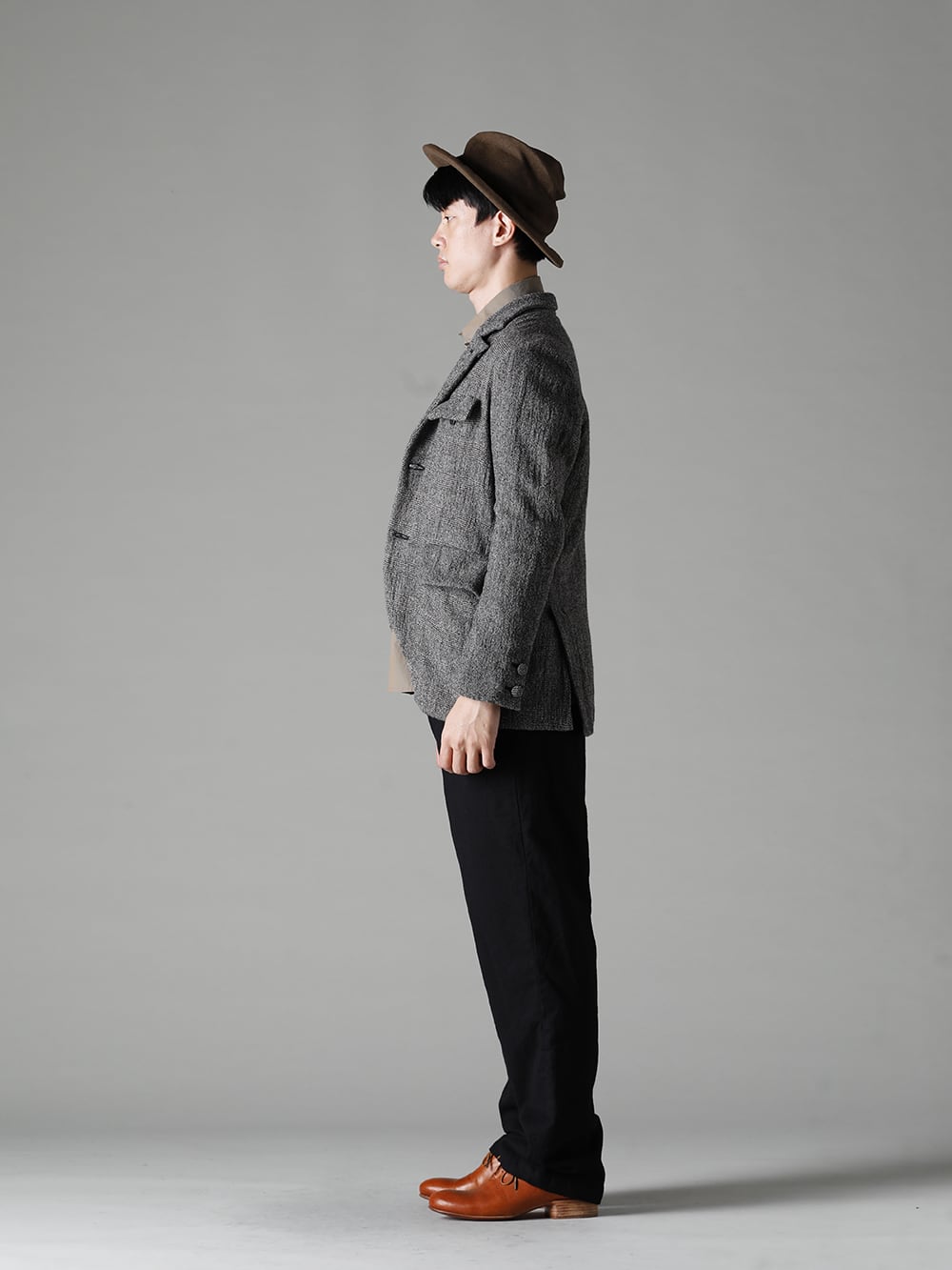 NOUSAN(ノウザン) 22-23AW(秋冬)  約100年前のクラシックなデザイン - johann-c-wool セミピーク ラペル 2ボタン ジャケット - Shirt-a-Tamamushi 玉虫 シャツ - Farmers-Trousers-Wool-Black ファーマーズ トラウザー ウール ブラック - Derby-W-Hidden-Laces- Kangaroo-Natural W. ヒドゥン レース ダービーシューズ カンガルー ナチュラル - RH-MOS-005-Brown メランジ イージリーバーン ラビット ファー フェルト ハット MEL EB 1-002
