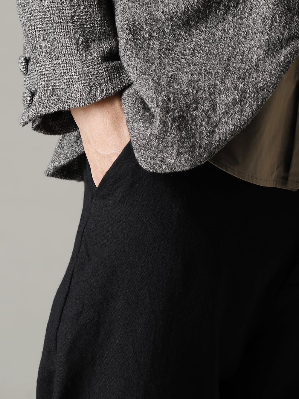 NOUSAN(ノウザン) 22-23AW(秋冬) コンセプトを大事にコーディネート - johann-c-wool セミピーク ラペル 2ボタン ジャケット - Shirt-a-Tamamushi 玉虫 シャツ - Farmers-Trousers-Wool-Black ファーマーズ トラウザー ウール ブラック 3-005