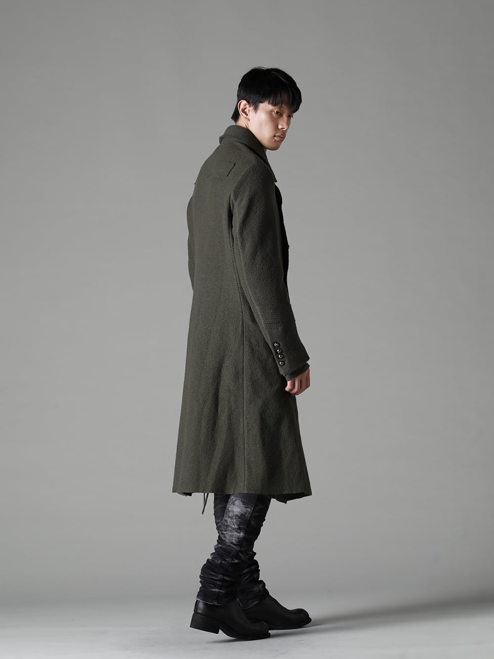 masnada(マスナダ) 22-23AW(秋冬)  実用性とデザイン性の融合 - M2936 ギャリソン ポケット コート - M2973 アイコニック バウンド トップ - P13-TF-F1603K-BLACK-DENIM P13. TF F1603K BLACK DENIM - PL0FZ オーソピーディック デコルテ シューズ ダブルソール ホース フルグレイン - PL0FZ 1-003