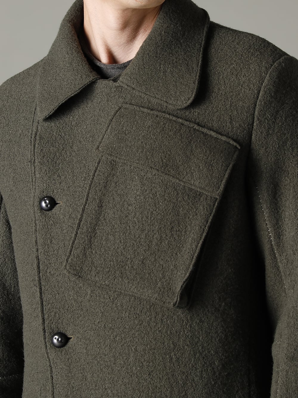 masnada(マスナダ) 22-23AW(秋冬) ディテールで世界観を作り込む -  M2936 ギャリソン ポケット コート