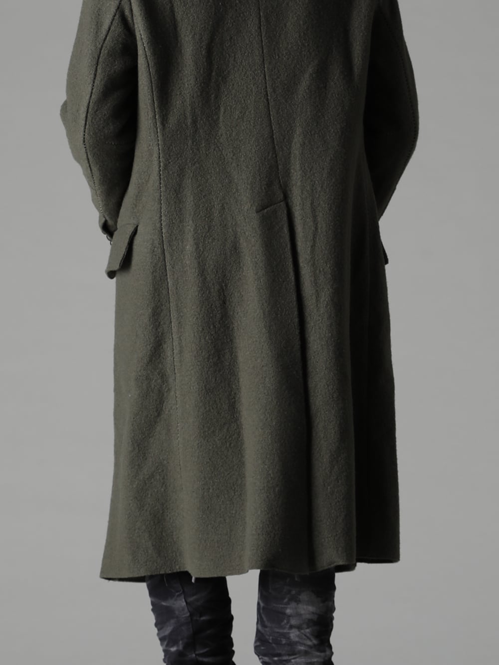 masnada(マスナダ) 22-23AW(秋冬) ディテールで世界観を作り込む  - M2936 ギャリソン ポケット コート 2-004