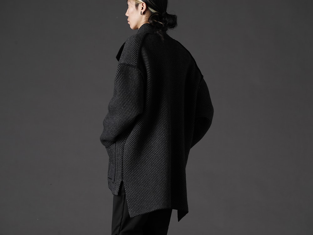 The Viridi-anne 22-23AW Knit outerwear that makes the most of softness and the silhouette's deftness  - VI-3528-06-Black Reversible Knit Blouson Black  2-002