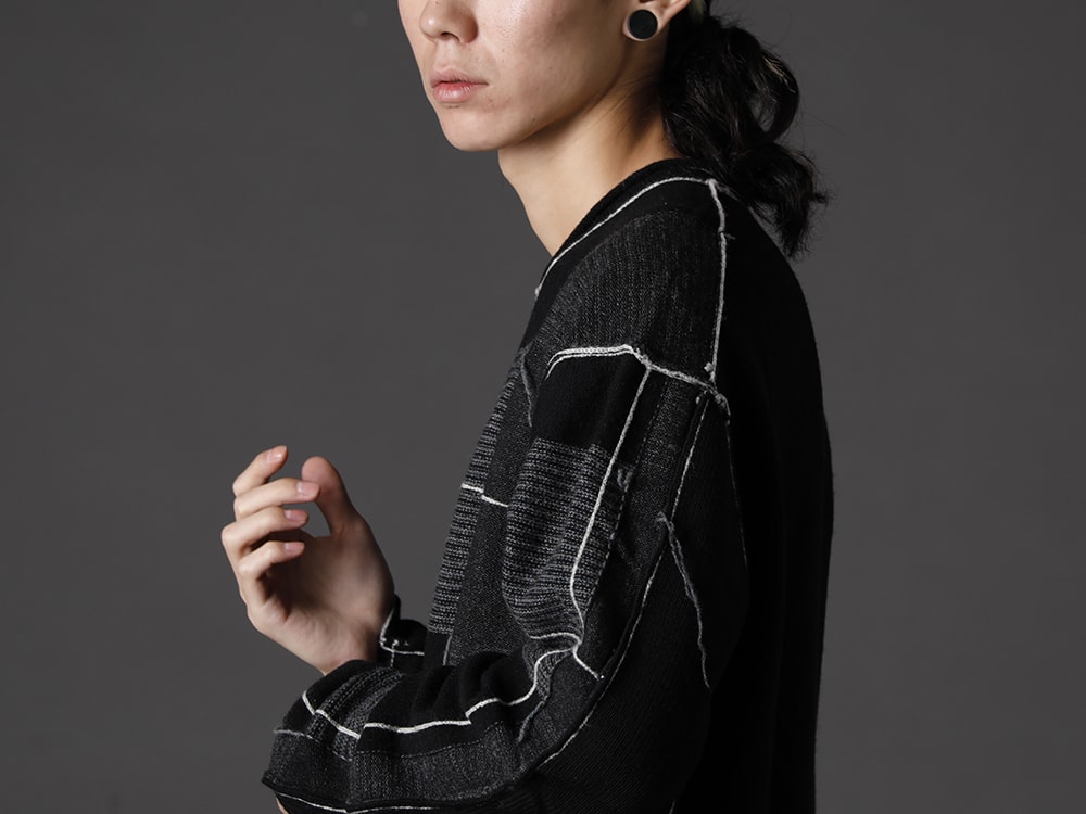 The Viridi-anne 22-23AW Knit outerwear that makes the most of softness and the silhouette's deftness  - VI-3529-07-Black Check P/O Knit Black  2-004