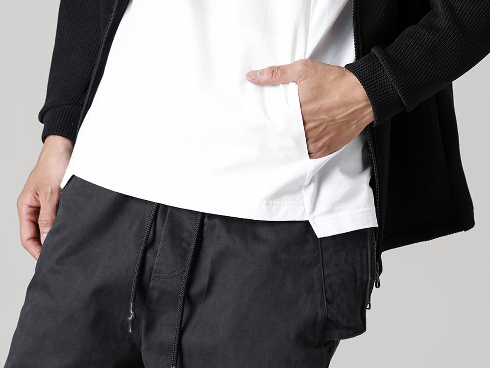 RIPVANWINKLE 2022-23AW The hoodie can be easily worn over a cutsew top, which is a great point. - - RB-410-Ink-Black - Motorcycle Easy Ink Black - RB-322 - Back Zip Buster 3-003