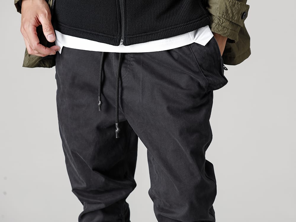 RIPVANWINKLE 2022-23AW The hoodie can be easily worn over a cutsew top, which is a great point. - RB-410-Ink-Black - Motorcycle Easy Ink Blackク 3-005