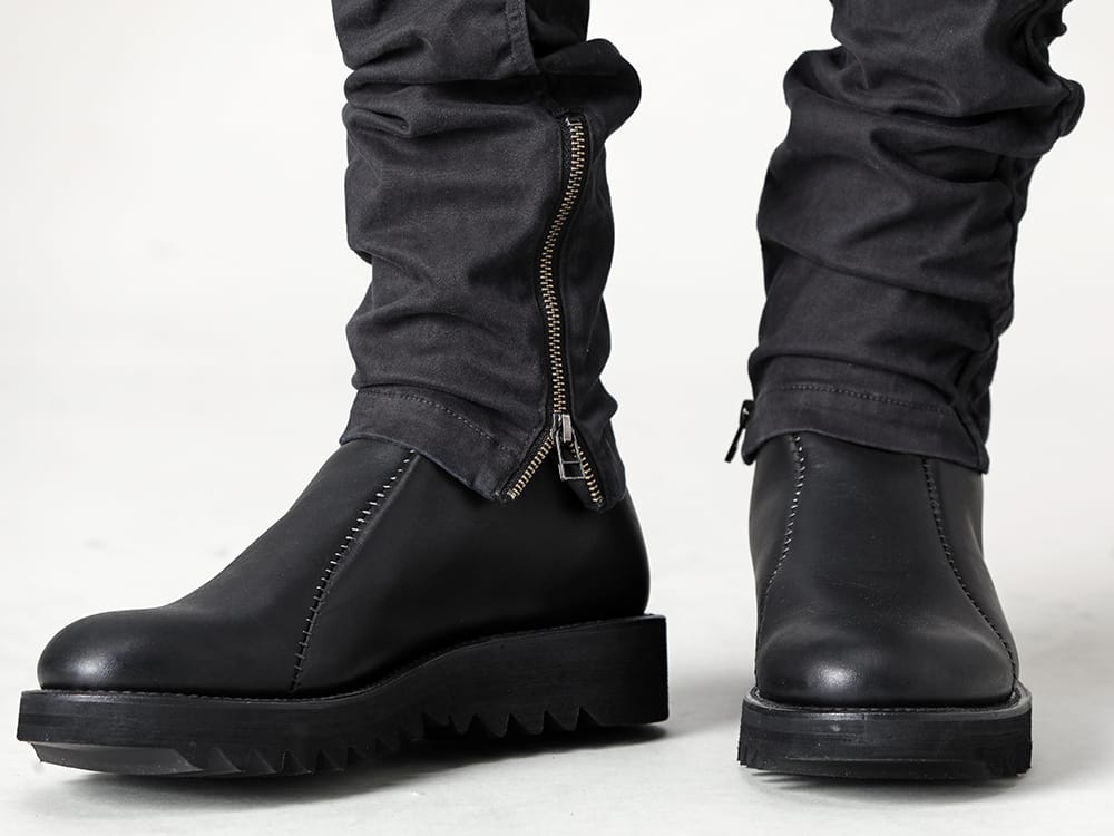 RIPVANWINKLE 2022-23AW The hoodie can be easily worn over a cutsew top, which is a great point. - RB-410-Ink-Black - Motorcycle Easy Ink Black - RB-322 - Back Zip Buster 3-006