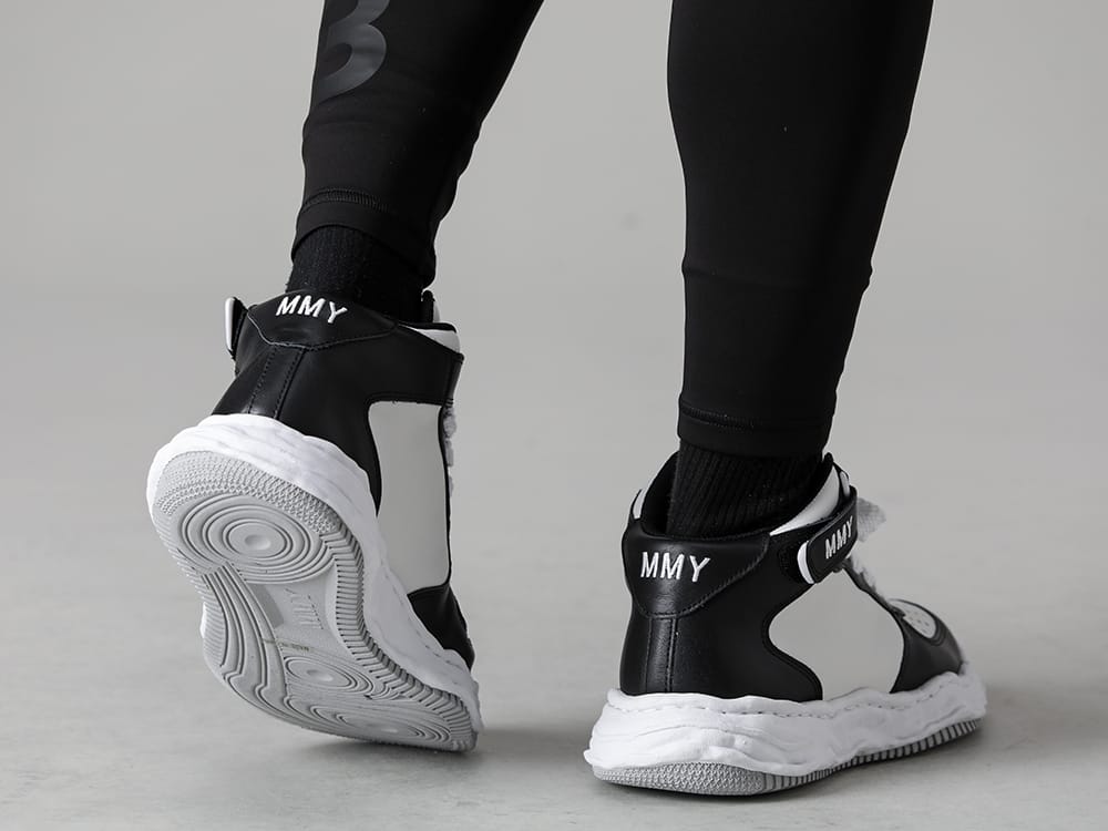 Maison MIHARAYASUHIRO 2022-23AW - Wayne High - Original sole leather high-top sneakers BLK/WHT x Y -3 layered pants style!  - HN1971-M LEOPARD FLEECE SHORTS - HF8983-W CLASSIC TIGHTS - A08FW705--WAYNE high- Original sole leather High-Top sneakers Black / White 2-004