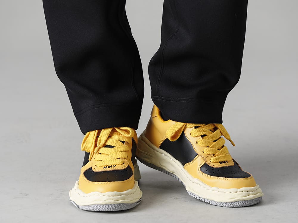 Maison MIHARAYASUHIRO 2022-23AW - Wayne low - leather low top sneakers with WM and F.C. Real Bristol sweatpants style! - WM2273511-WM × F.C.Real Bristol Sweat Pants - A09FW730-Yellow-Black-New sole -WAYNE Low- leather Low-top sneakers Yellow / Black 4-004