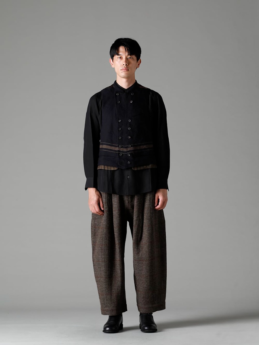 ZIGGY CHEN 22-23AW  - Waistcoat with beautiful back print Waistcoats that set the direction of fashion. - 0M2230103 Double Breasted Stripe Waistcoat - 0M2230709 Mandarin Collar Pocket Shirt - 0M2230532 Front Pleats Dropped Crotch Trousers - 788Z_H Back Zip Boots Double Sole - Horse Full Grain Leather