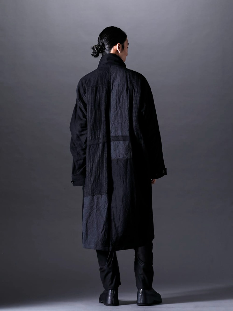 The Viridi-anne 2022-23AW スタイリング A chic monotone style created with two brands that go well together - VI-3515-06 - Wool / Linen Combination Coat - M10 - ATELIER PANTS 3RD -MILITARY EDITION- - VI-3554-09 - Inheel Boots 1-002