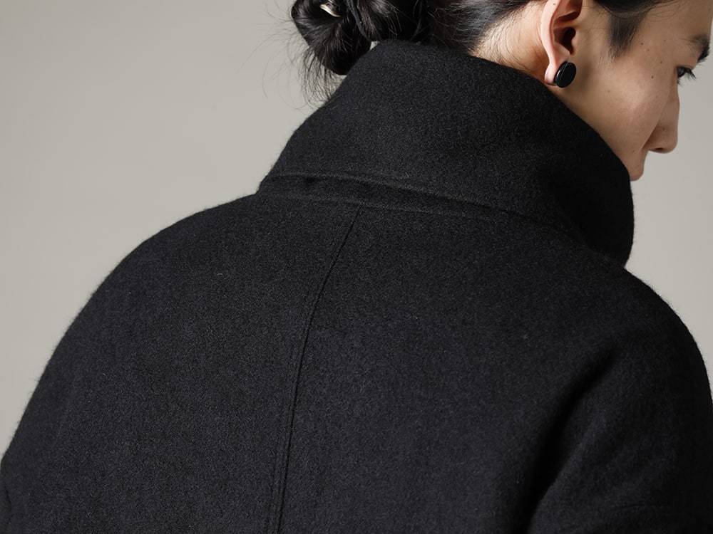 DEVOA 22-23AW Excellent outerwear with a design that asserts individuality, lightness, and warmth  -  JKI-CGS High neck jacket brushed cashgora KTS-MLP-Black Pullover knit merino wool Black 2-003