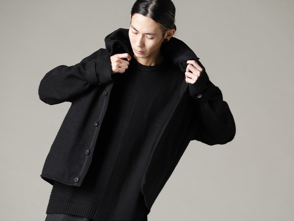 DEVOA 22-23AW Excellent outerwear with a design that asserts individuality, lightness, and warmth  -  JKI-CGS High neck jacket brushed cashgora KTS-MLP-Black Pullover knit merino wool Black 2-005