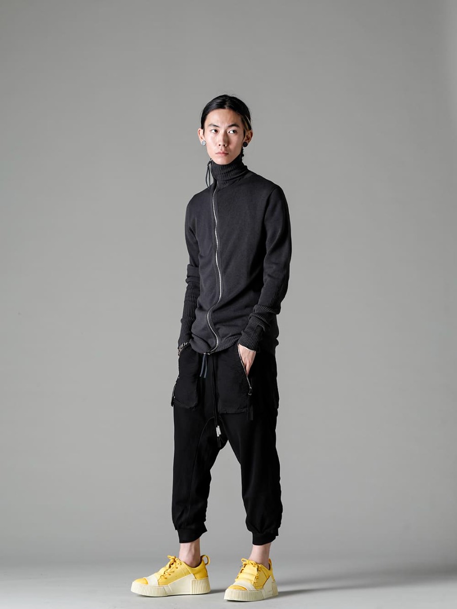 BORIS BIDJAN SABERI-BORIS BIDJAN SABERI 22-23AW(autumn and winter) Styling - KN4 wearing photo BBS's standard style composed only of cotton material that can be treated seasonlessly - KN4-FFM30012-KN4 FFM30012 - TS-ONE-PIECE.1-RF- FKN00001-FADED-FAT-TS ONE-PIECE.1-RF-FKN00001 FADED FAT - 124-P18.1-P18.1 F0409C - BAMBA2.1-PERFORATED-LEATHER-WHITE-SOLE - Bamba 2.1 Perforated Leather / White sole
