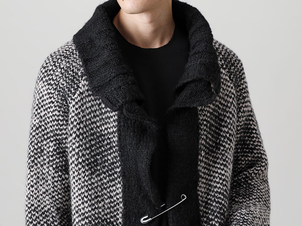 Ground Y - グラウンド ワイ 2022-23AW ふんわりとしたエアリーな質感と柔らかで軽い手触りが秋冬にピッタリなモヘア混のチェック柄ニット 見出し2 -  GE-K04-152 Beige - ロング ショール カーディガン Beige - RB-443-Deep-Black - クライミングジャージー ディープ ブラック