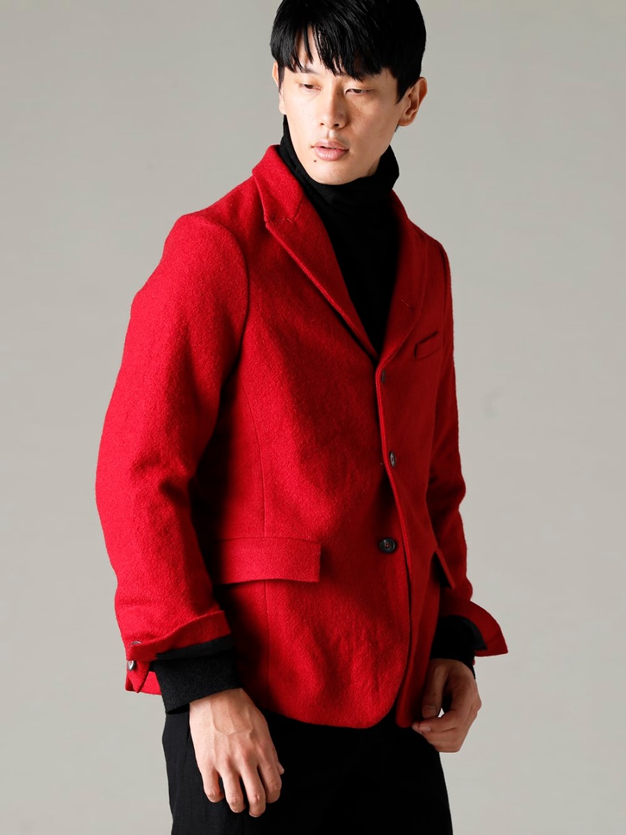 Bergfabel(バーグファベル) 22-23AW(秋冬) 強い存在感を発揮する赤いチロルジャケット - J18-161 チロル ジャケット ローズヒップ - TTW-wn ウール ボトルネックニット ブラック 3-004