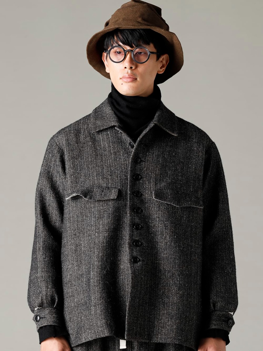 KLASICA(クラシカ) 22-23AW(秋冬) 生地の良さを活かすシンプルなデザイン -  22C-41SHJ-MMD ラインド シャツ ジャケット - クラッシック ヘリング ボーン - TTW-wn ウール ボトルネックニット ブラック