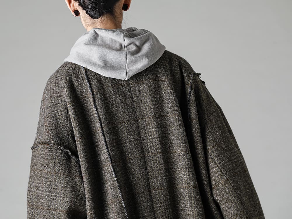 ZIGGY CHEN-ジギーチェン シーズン スウェットフーディを差し込むだけで定番シルエットコートがカジュアルな印象に  - 0M2231107-ダブルブレスト オーバーサイズコート - O14SW2-Taupe-吊り網フーデットスウェット トープ 2-003