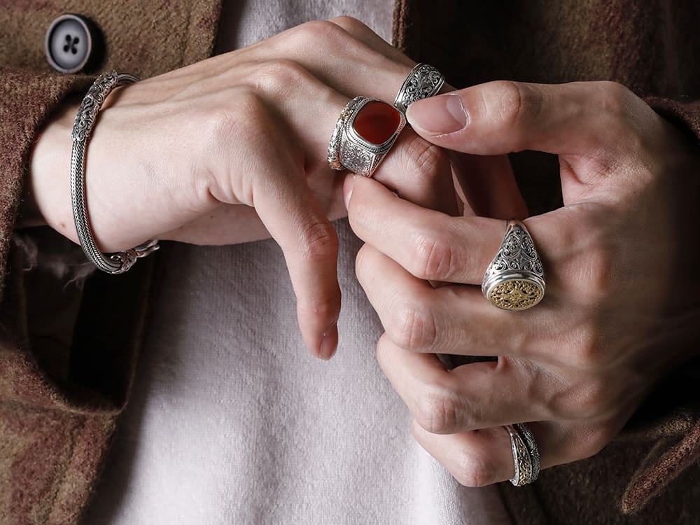 UMA WANG - UMA WANG 22-23AW (Fall/Winter) - Coat-like semi-double jacket that is easy to handle this season - GP3-GP3 - Cross pendant - GN1-70-GN1-70 - Handmade chain necklace 70cm - GB11-GB11 - Chain bracelet GR19-GR19 - Mediterranean oval shape ring - GR43-GR43 - Arethusa ring - GR31-carnelian-GR31 - Classic ring carnelian - GR44-GR44 - Band ring silver - GR41-GR41 - Band ring silver gold - GR23-GR23 - Mediterranean ring 2-005