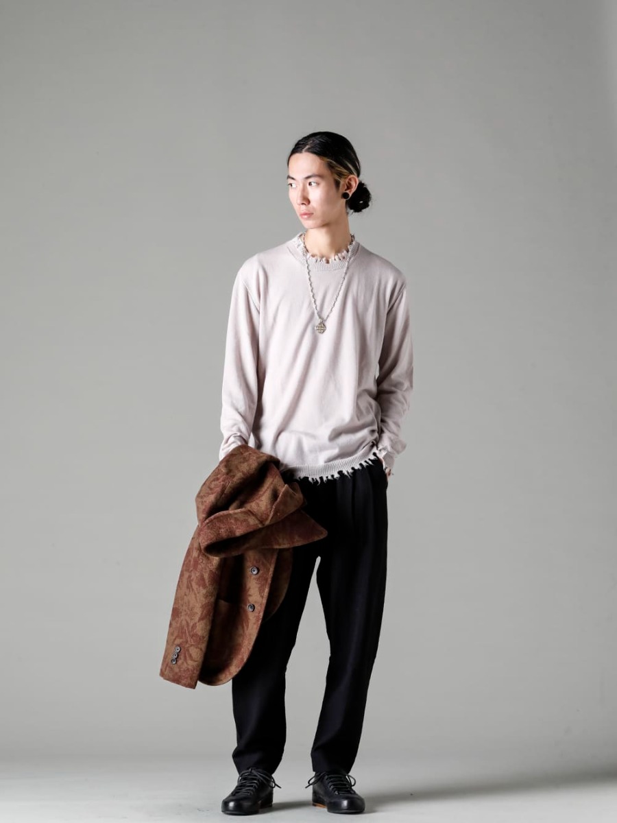 UMA WANG-UMA WANG 22-23AW(Autumn/Winter) Styling - UMA WANG Cashmere Sweater Cashmere knitwear that will surely be an innerwear item for the coming season UM6507-Jade Jacket - UK7553-Off-White-Long sleeve Knit top. Off-White 3-001