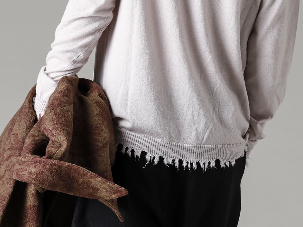 UMA WANG-UMA WANG 22-23AW(Autumn/Winter) Styling - UMA WANG Cashmere Sweater Cashmere knitwear that will surely be an innerwear item for the coming season UM6507-Jade Jacket - UK7553-Off-White-Long sleeve Knit top. Off-White 3-006