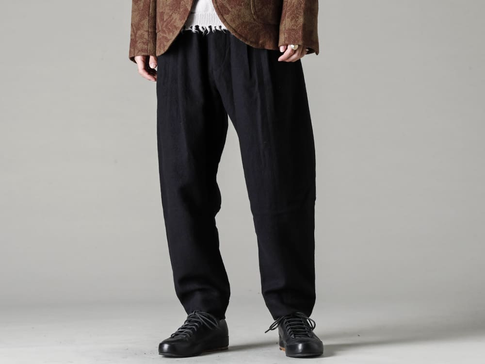 UMA WANG-UMA WANG 22-23AW (Fall/Winter) Styling - FEIT Classic Low Leather sneakers that also match beautiful jacket style 0M2230512-Horizontal seam Tapered cut trousers - PL10L-BLKT-Orthopedic derby shoes Horse full grain leather - PL10L 3-001