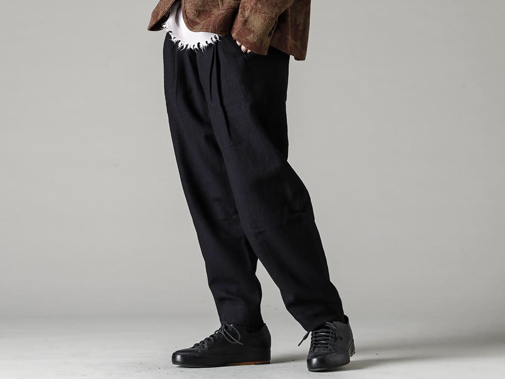 UMA WANG-UMA WANG 22-23AW (Fall/Winter) Styling - FEIT Classic Low Leather sneakers that also match beautiful jacket style 0M2230512-Horizontal seam Tapered cut trousers - PL10L-BLKT-Orthopedic derby shoes Horse full grain leather - PL10L 3-002