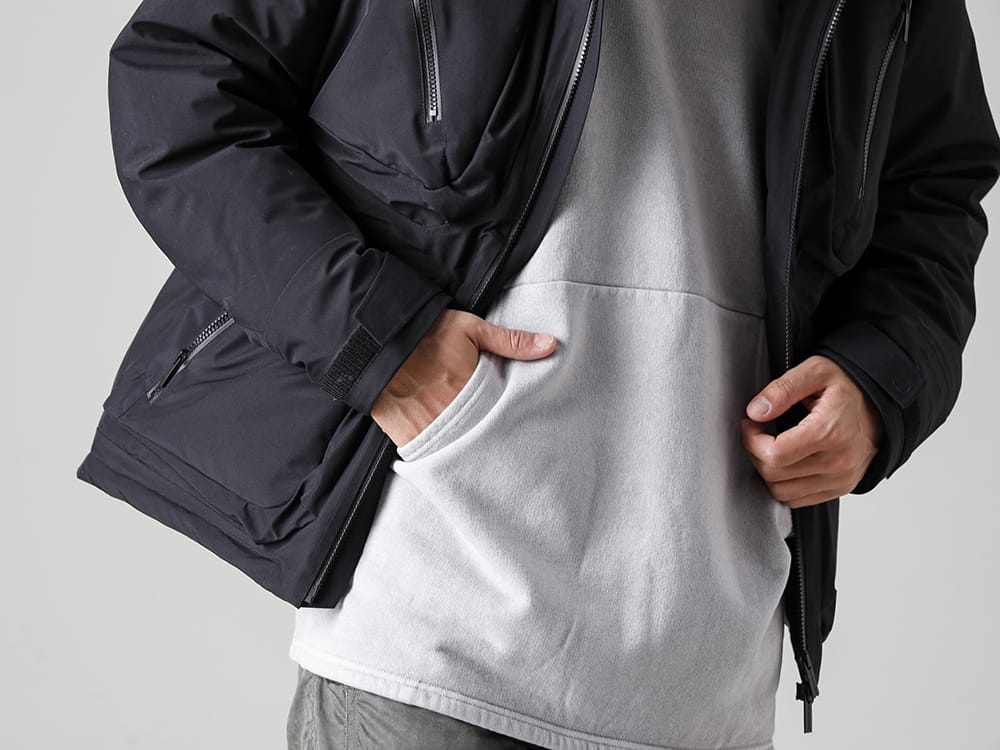 RIPVANWINKLE 22-23AW The combination of materials creates a one-of-a-kind down jacket.  - BK2273207-GORE-TEX Down Jacket - RB-424-Pullover Jersey Ice Gray 2-003