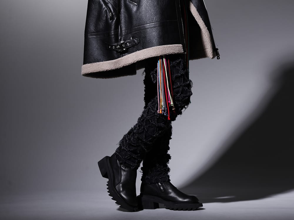 フェノメノン / ユリウス 2022-23AW - こだわり抜かれたデニムパンツが満を持して復刻 - ILLPT22A-009-black(デルタ デニムパンツ ブラック) 797FWM1(カウレザー サイド ジップアップ ブーツ) - 3-002